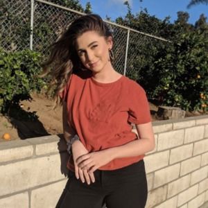 Meet your Posher, Rebecca